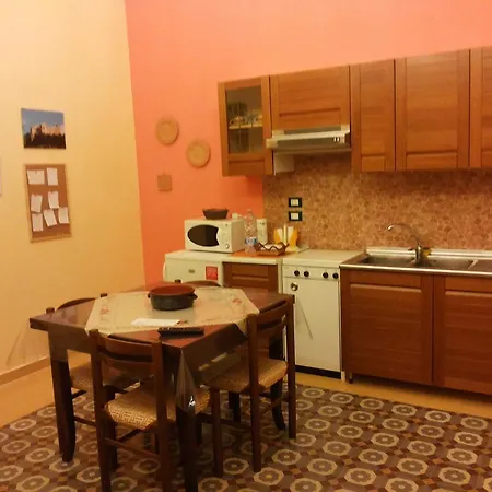 La Rondinella Pensión Carini