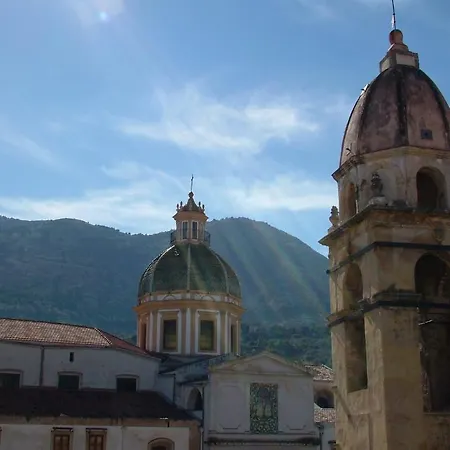 La Rondinella Pensión Carini